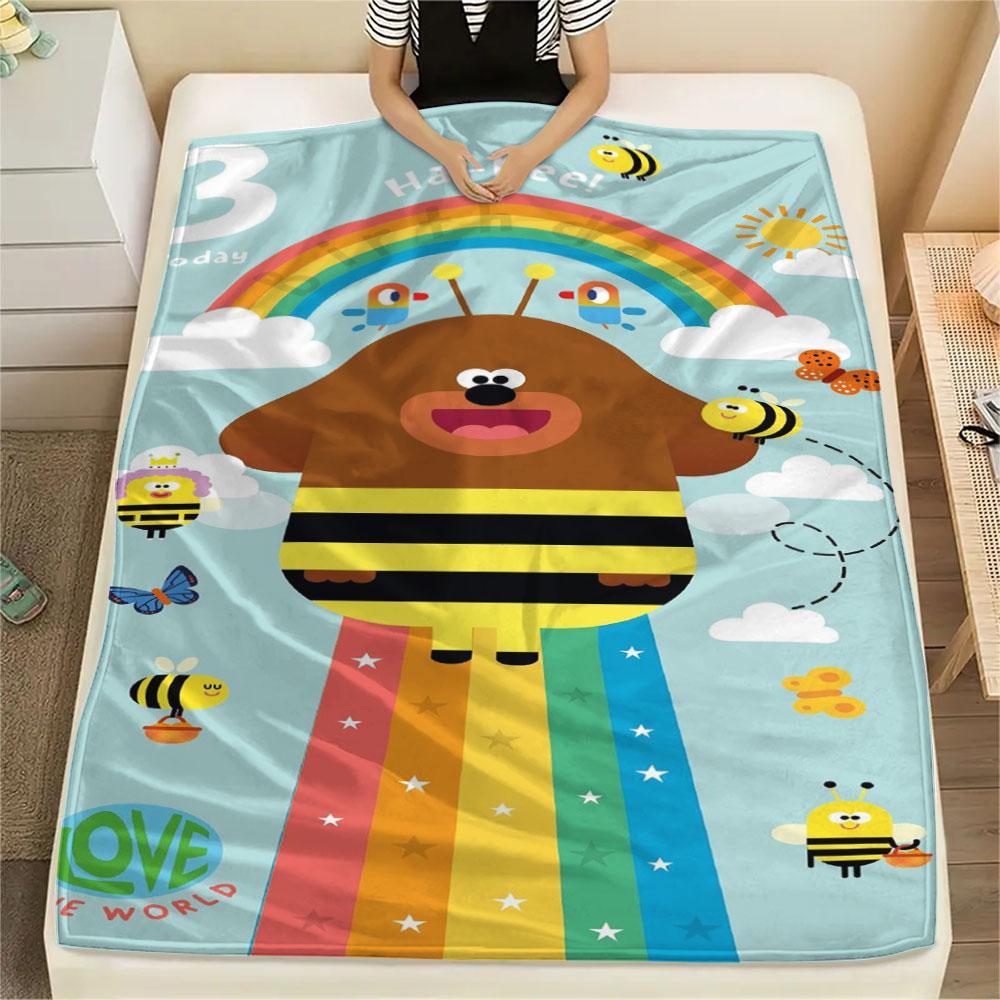 1PC Hey Duggee Patterned Flannel Blanket Suitable For All Seasons for Home Decor Warmth and Comfort Gifts Holiday Present