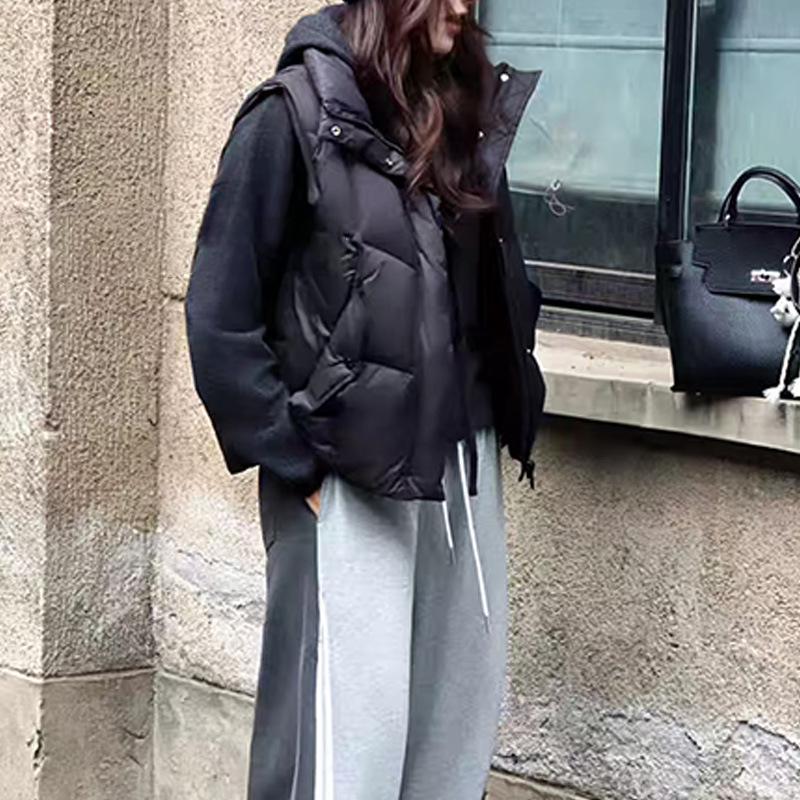 2025 Women's Lightweight Down Vest: Slimming Design, Stylish Outerwear