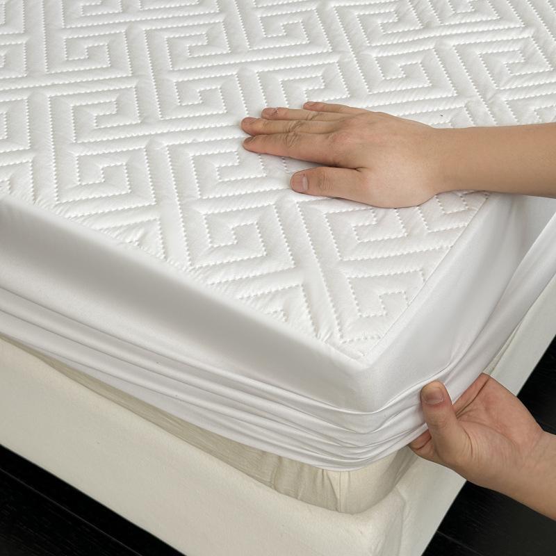 Waterproof Quilted Anti-Stain Anti-Slip Mattress Protector