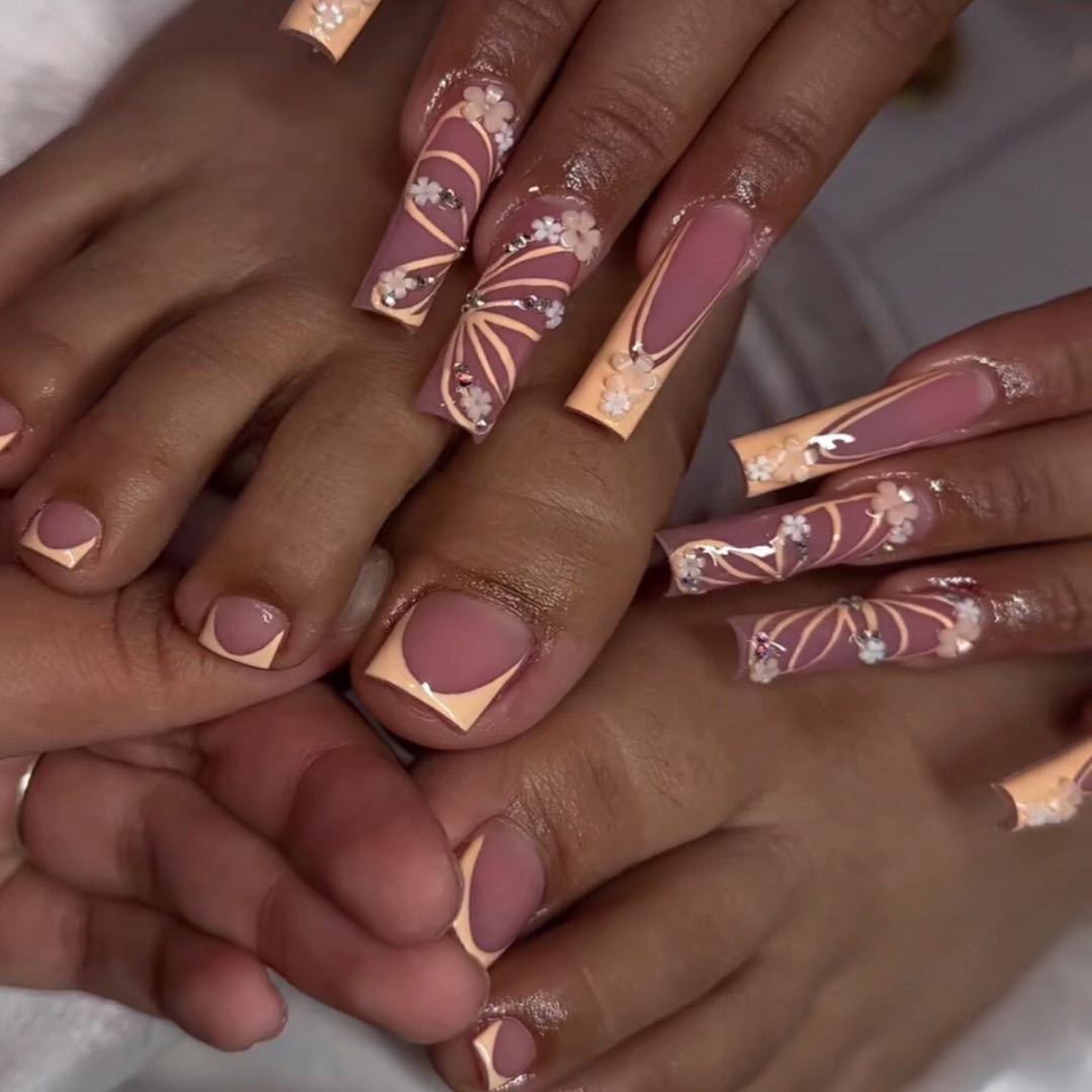 

Classic French Press-On Nails: Hand & Foot Two-Piece Set, Removable False Nails