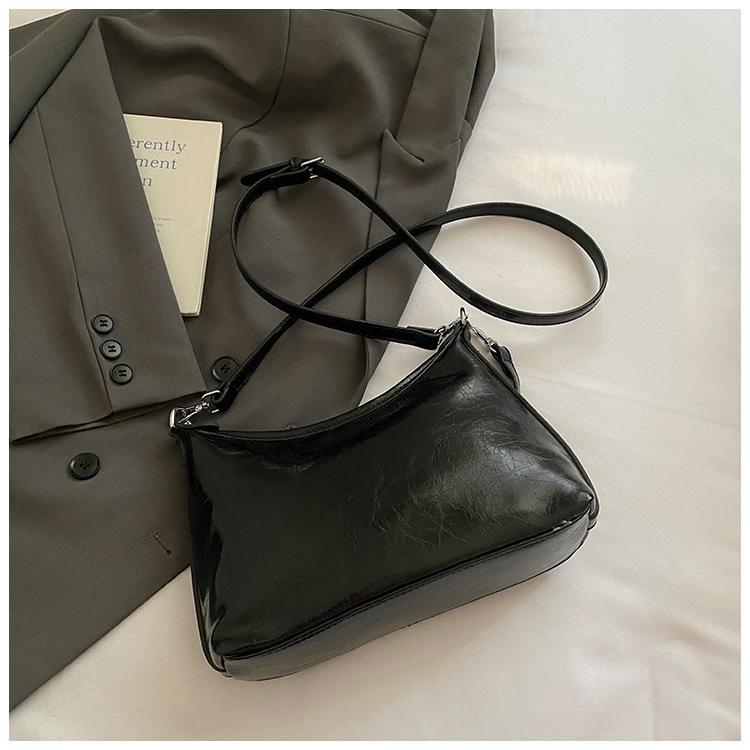 

Fashion Trend Casual Grab Tote Bag 2025 Summer New Commuter Niche Ladies Shoulder Crossbody Bag Tide