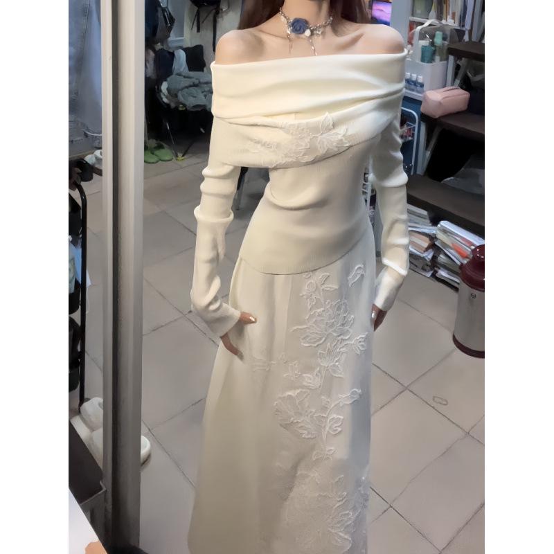 

Korean Drama-Inspired Rich Girl Winter Knitwear: One-Shoulder Embroidered Top & High-Waisted Skirt Set Medium