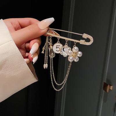 Pearl Brooch High-end Women's Luxury Pin Fixed Clothes Corsage Accessories Versatile Atmospheric Ins Flower Tide