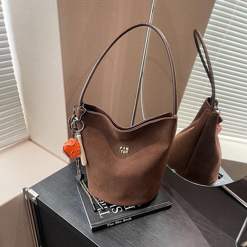 

Замшевая сумка-мешок женская сумка через плечо большая вместимость сумка подмышкой сумка-ведро no pendant темно-коричневого