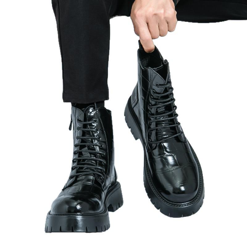 Men's British-Style High-Top Leather Boots: Autumn/Winter Martin Boots with Thick Soles & Lace-Up Design.