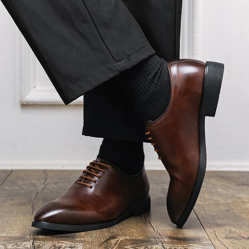 Fashion New Classics Designer Men Pointed Black Brown Brogues Oxford Shoes Gentleman Wedding Homecoming Dress Flats Footwear