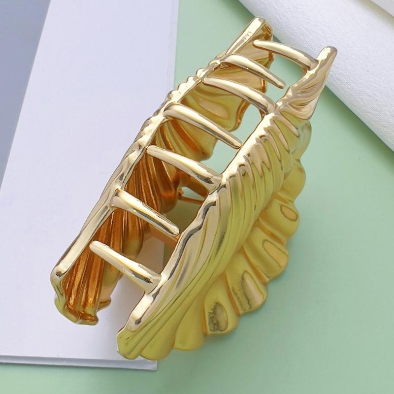 Elegant Gold Metal Seashells Hair Claw for Women Stylish Clip Crab Clamp Hairwear Hair Shaping Claw Clip for Daily Use