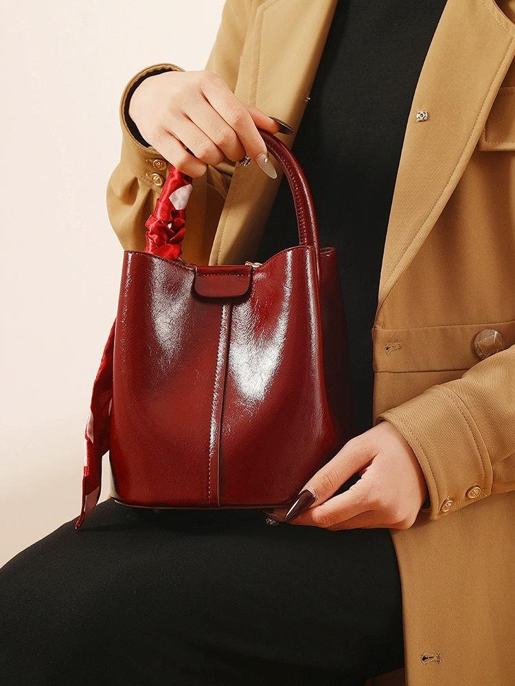 

Красное ведро, сумка для матери и ребенка, женская свадебная сумка высокого класса, подарок, простая и универсальная сумочка, сумка-мессенджер для поездок на работу