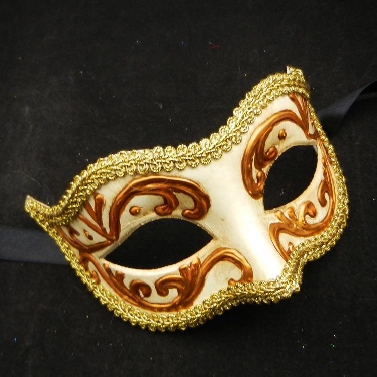 Hand-Painted Halloween Masquerade Mask Collection One Size красный