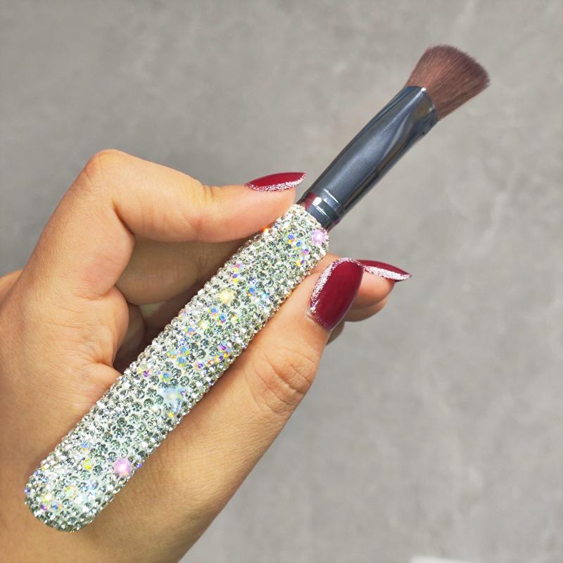 

Набор треугольных кистей для хайлайтера и консилера с инкрустацией стразами