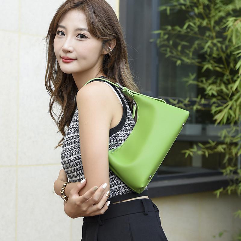 IELGY Women's Solid-color Underarm Bag, One-shoulder Handbag with Dumplings