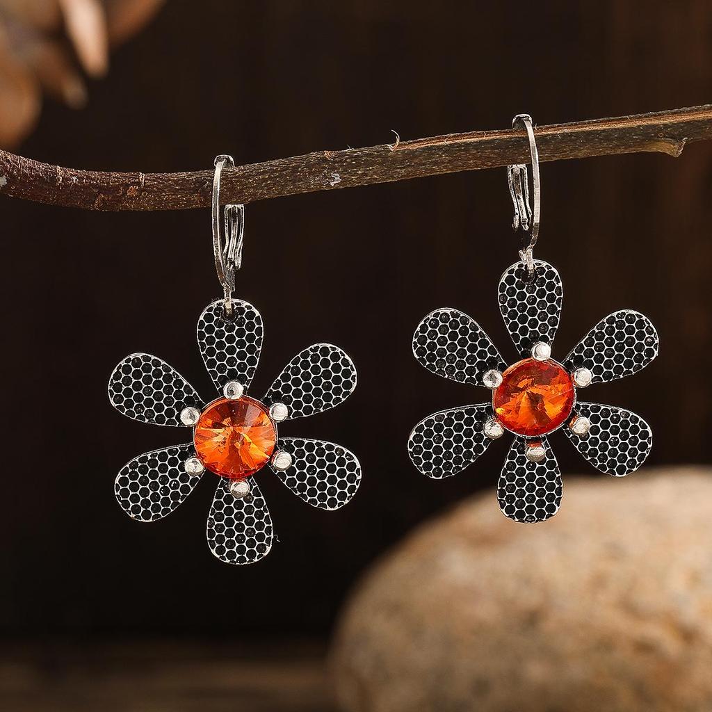 Hot-Selling Retro Fashion Creative Women's Earrings - European and American Design