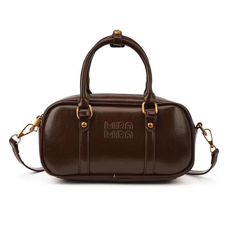 Niche design bag women's autumn and winter 2025 new versatile super fire messenger bag Korean version retro portable pillow bag