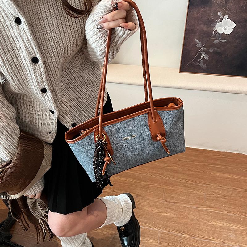 Inspired Versatile Retro Crossborder Style Tote Bag For Women With Soft Yet Sturdy Construction Perfect For Autumn And Winter