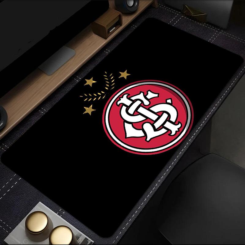 Sc Internacional Crest mouse pad, rubber base, esports desk mat, mouse pad for gamers and office use, gaming desk , easy to clean mat