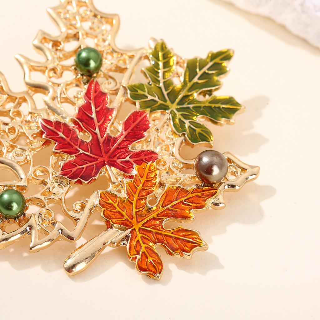 Elegant Maple Brooch for Women Vintage Inspired Alloy Crystals Embellished Accessory for Weddings Parties Daily Wear