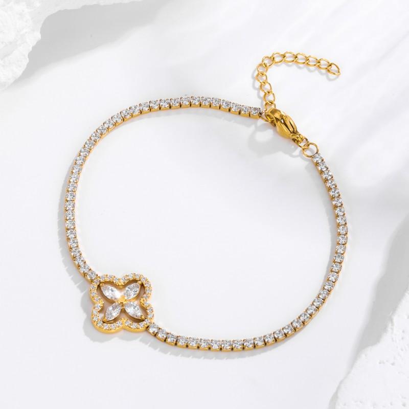 Stainless Steel Four Leaf Clover Jewelry Set Women Elegant Zirconia-Embellished Bracelet Necklace Ring Combo Lightweight