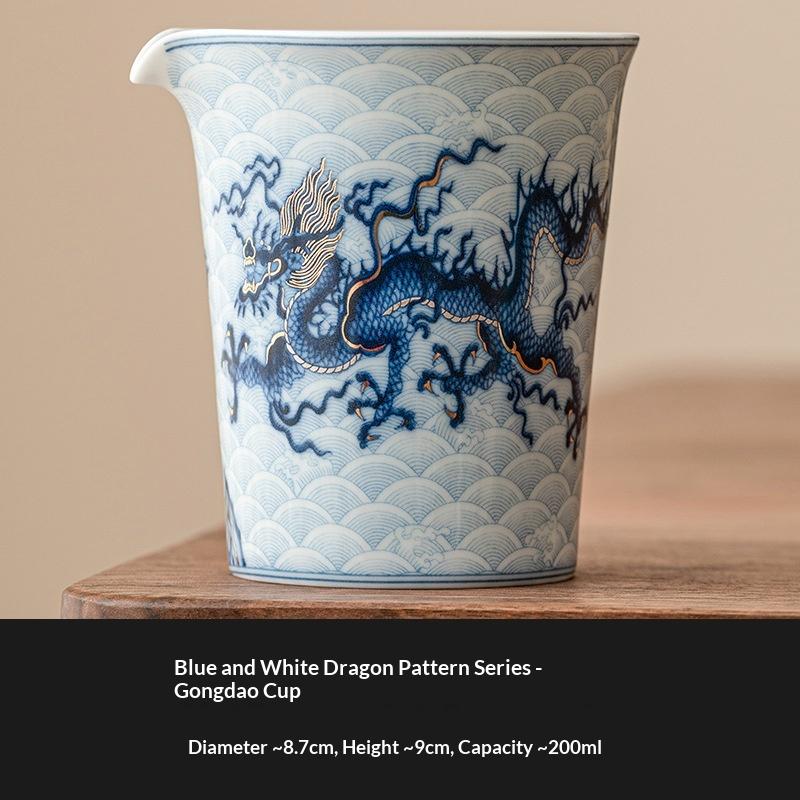 

Gold Silver and Blue-and-white Dragon-patterned Fair Cup Ceramic High-end Accessory Single Tea Dispenser Gong Dao Bei Tea Sea