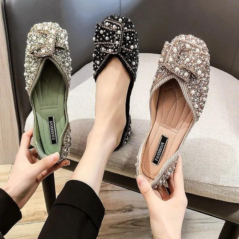 2024 Primavera/Verão Coreano Moda Diamante Rede Celebridade Fivela Kick LazyFlat Doce Pérola Confortável Sola Plana Sapatos Únicos