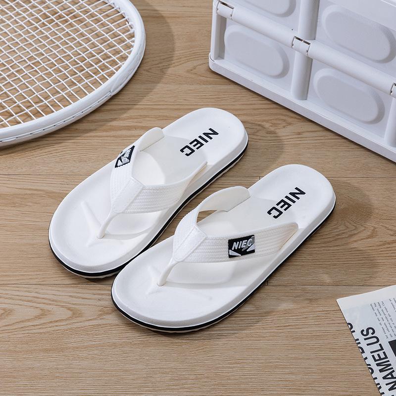 

Ношение шлепанцев на улице, новых летних мужских тапочек с мягкой подошвой и нескользящей подошвой, однотонных тапочек с застежкой-шипами, пляжной обуви. 44/45 белый