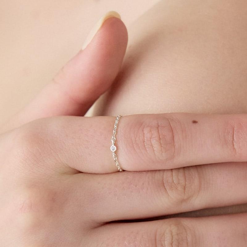 Aphrose Behind Logo Pure Dot Pendant Ring