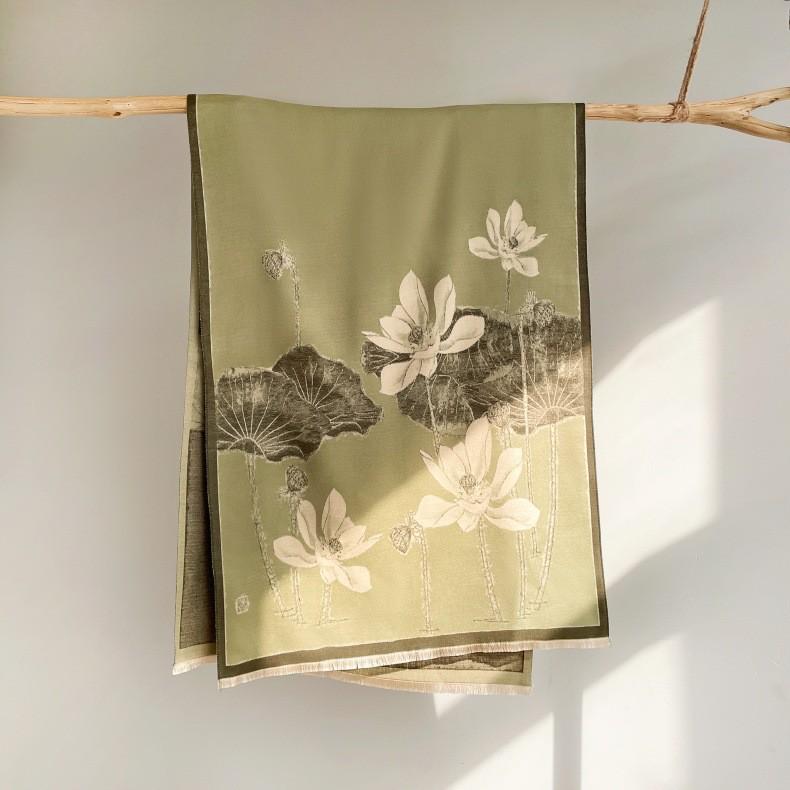 400g Retro Ethnic Bluebird Scarf: Women's Winter Warm Neck Warmer, High-End Imitation Cashmere Shawl.