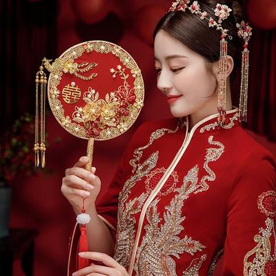 Traditional Chinese Style Bride Group Fan Handmade Vintage Bride Hand Held Fan Flower Xiuhe Fan Hanfu Fan Photography