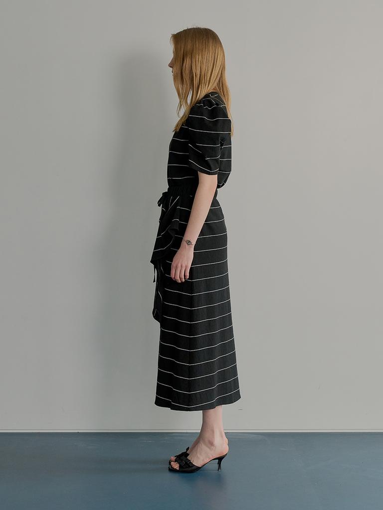 MUSE BY ROSE Peris Striped Puff Sleeve Top (Black)
