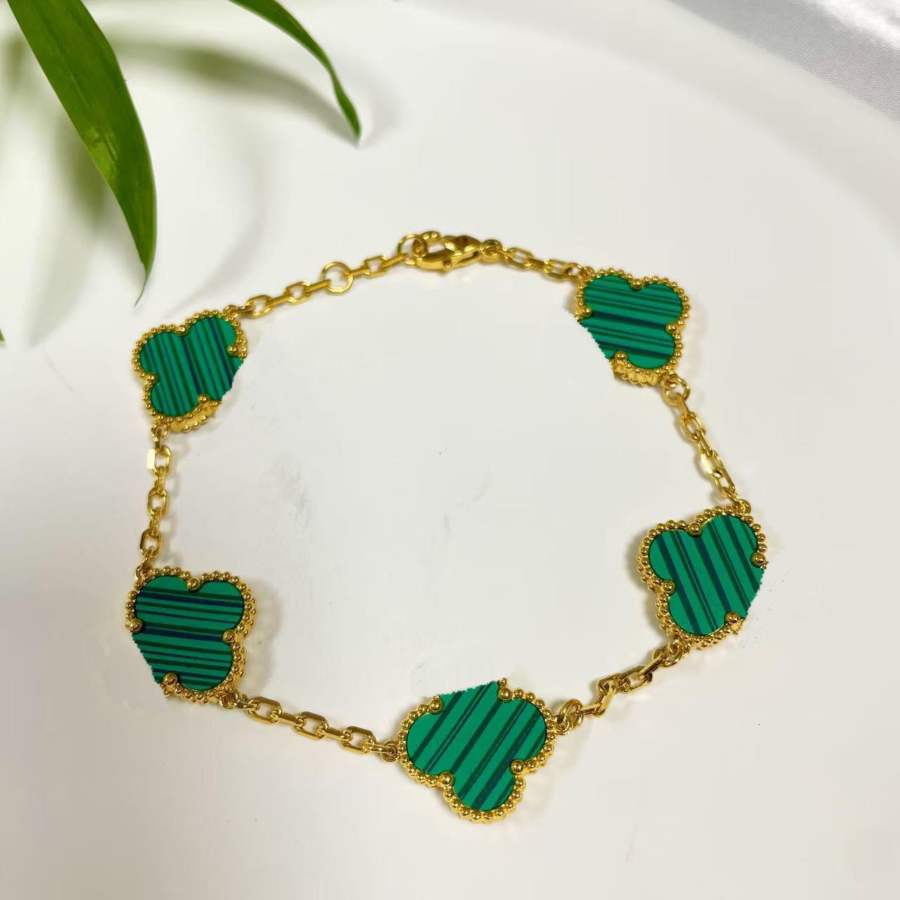 

Four-Leaf Clover 18K Gold Double-Sided Bracelet - Versatile and Elegant Design 18K Gold