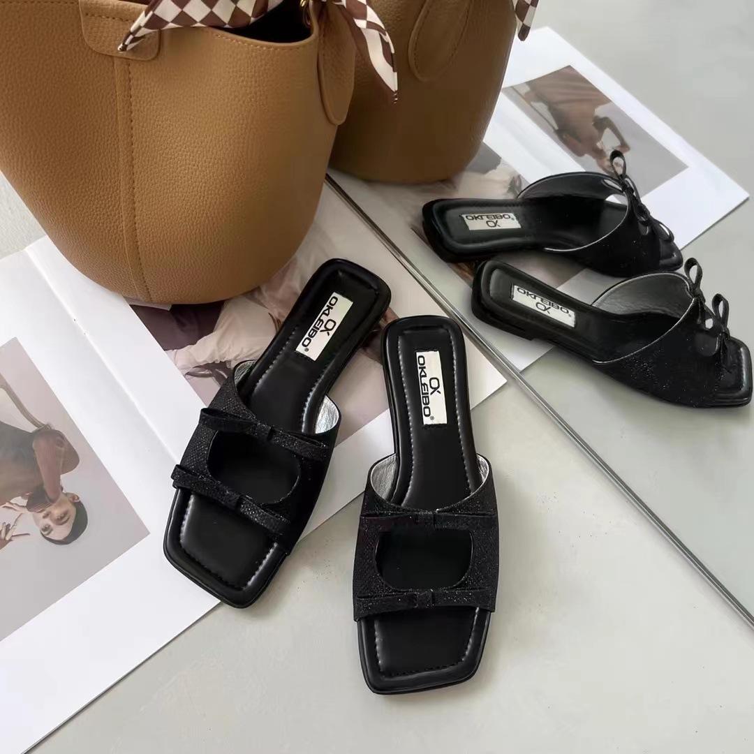 

Тапочки для девочек с бантом в форме сердца и квадратной головкой, на плоской подошве, модная женская одежда для отдыха, лето 2024, новые французские туфли с открытым носком, одно слово, тапочки 35 чёрный