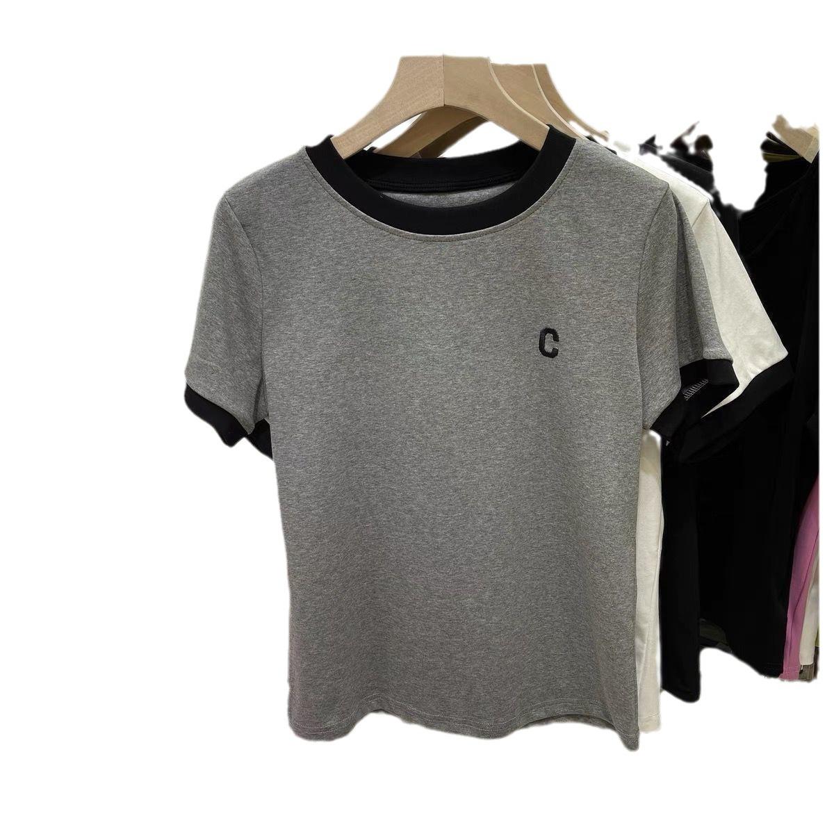 Женская контрастная вышитая буква C футболка женская темпераментная универсальная — фото 5