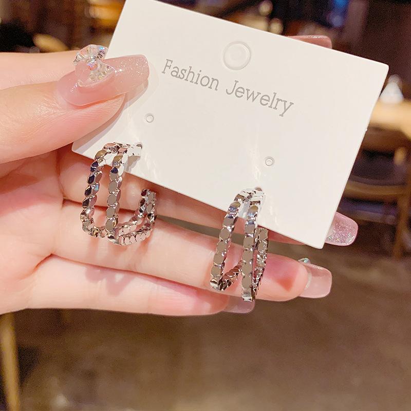 

High End Minimalist Niche Square Earrings срібний