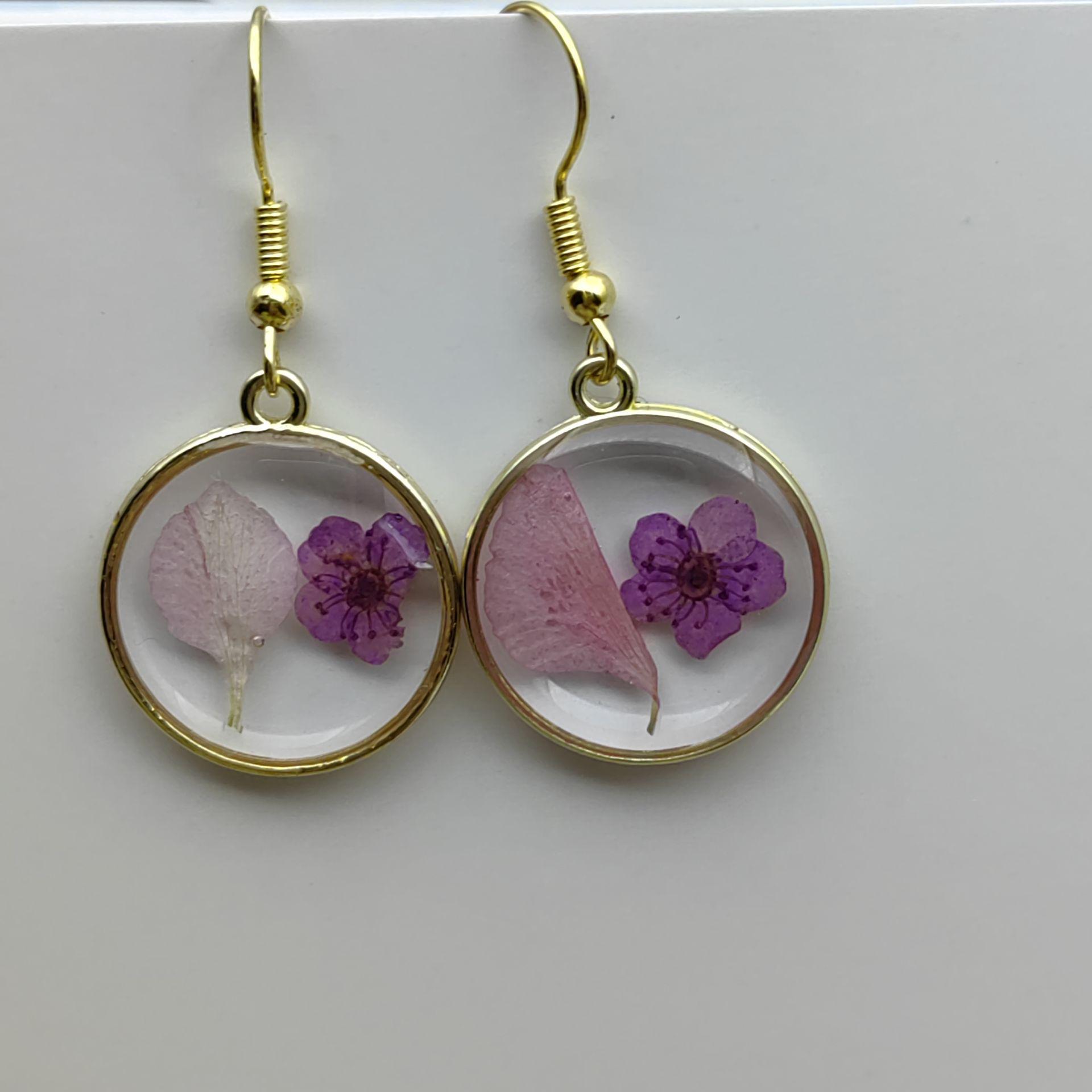 Exquisite Summer Resin Earrings with Preserved Dried Flowers