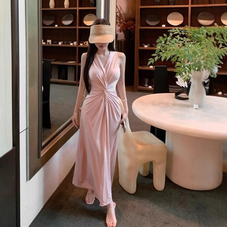 Solid color kinky pleated off-the-shoulder V-neck vest dress women's summer vacation style slim-fitting waist A-shaped long dress