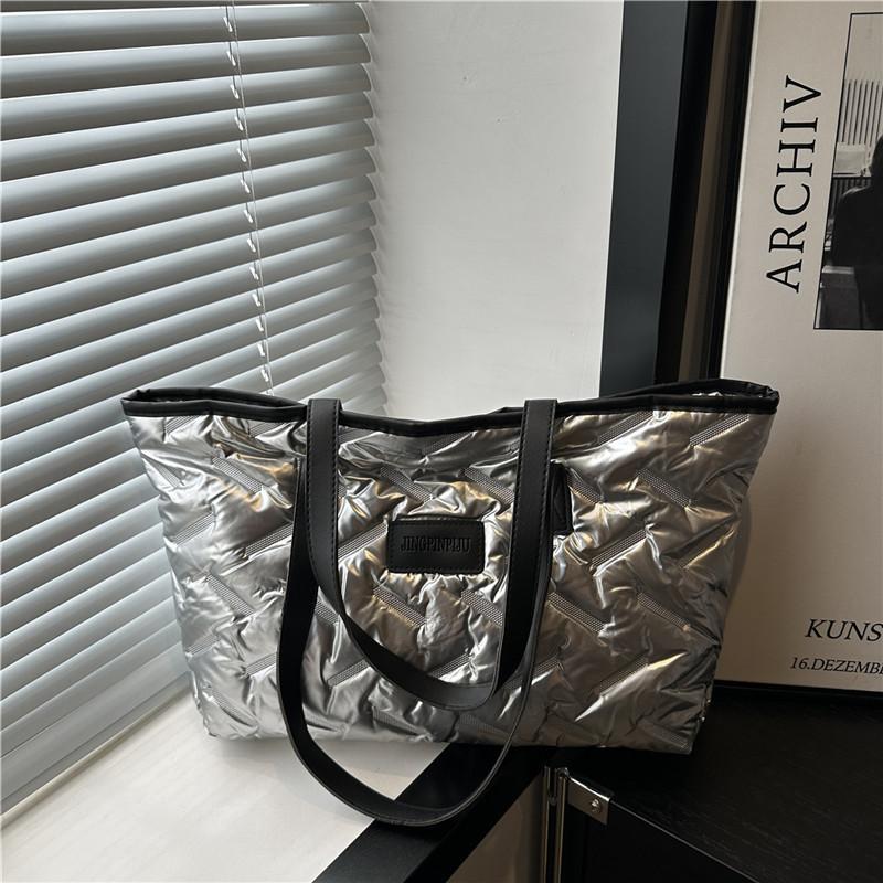 

Простая однотонная текстура модная хлопковая одежда большая сумка женская сумка осень новая сумка через плечо для通勤 сумка под мышку серебряный