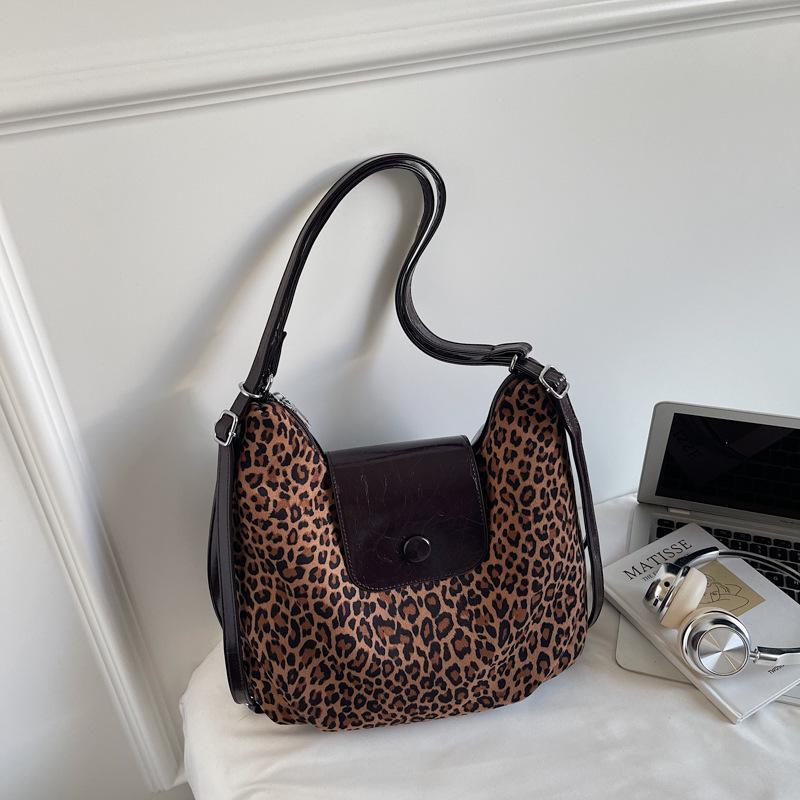 

Casual fashion women s bag shoulder tote bag women s 2025 autumn new high-value large-capacity women s bag backpack