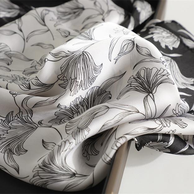 Simple and elegant flower silk scarf sunscreen shawl light luxury lily scarf simulation silk 71cm square scarf professional scarf women