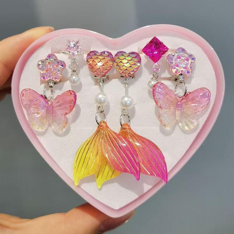 

Mermaid-Style No-Pierce Earrings for Little Girls – Cute Ear Clip Set