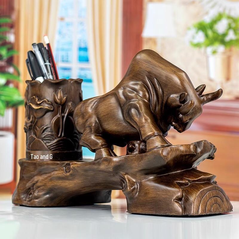 ZISIZ Pioneering Ox Desktop Pen Holder Decoration