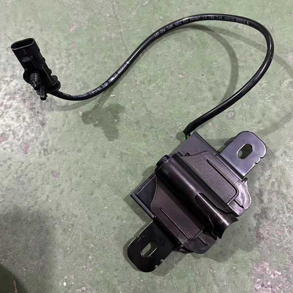 31425844: Compatible 3-Pin Hood Latch for 2014 Volvo XC60 none