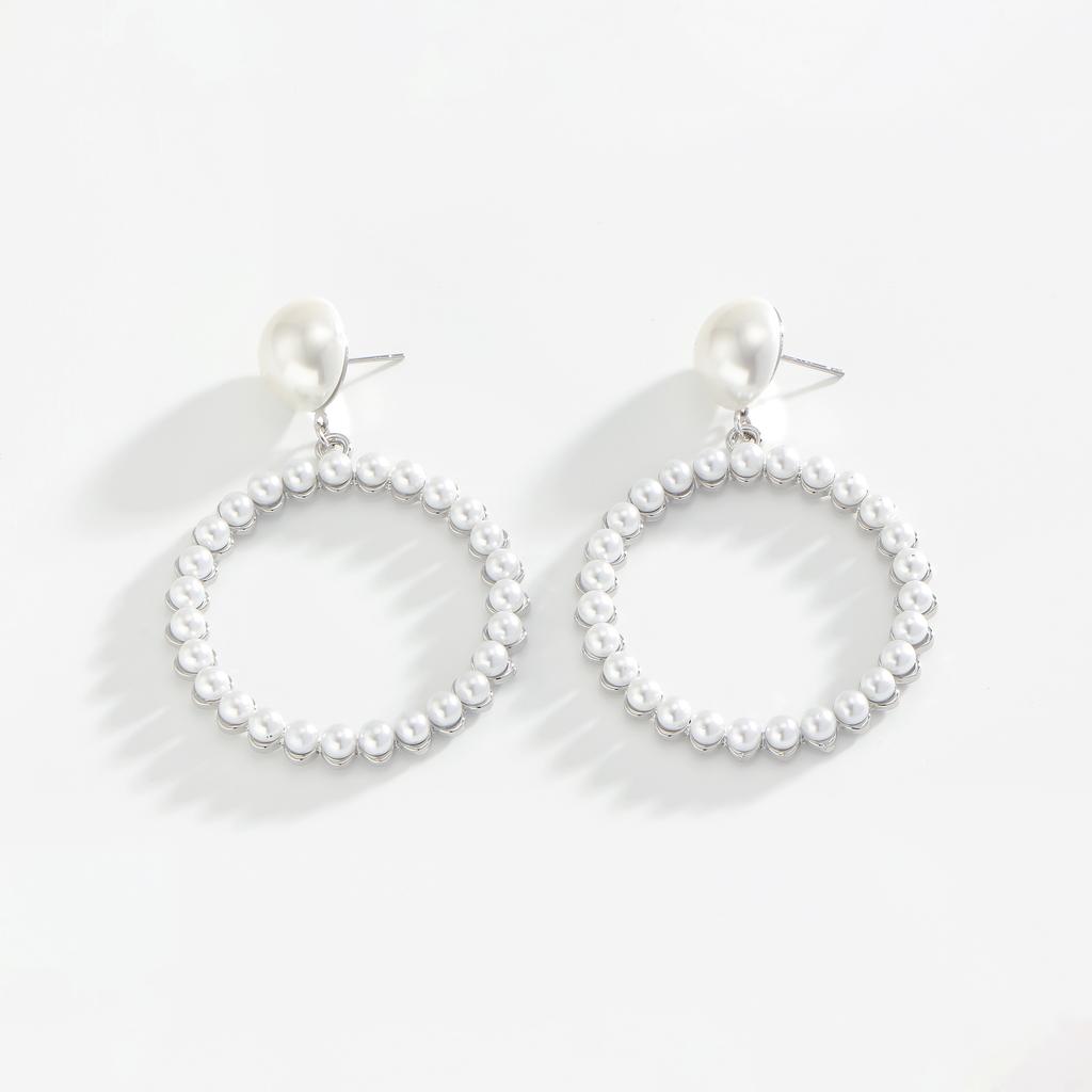 Fashionable and Elegant Style Women's Gorgeous and Luxurious Stud Earrings with Circular Pearl Earrings for Vacation Trip