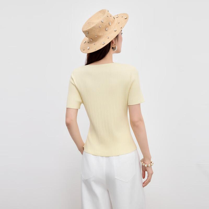 Autumn Water Yi Ren Basic V-Neck Short Sleeve Knit Top with Slit Hem