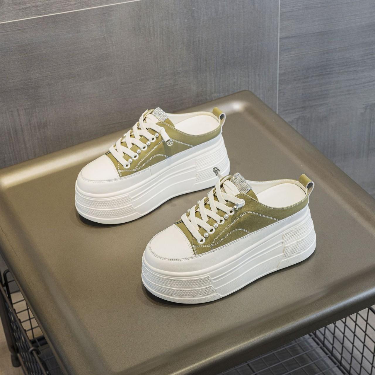 

Baotou half slippers women s new leather breathable thick sole inner height increase white shoes lazy outside casual shoes 39 зелений