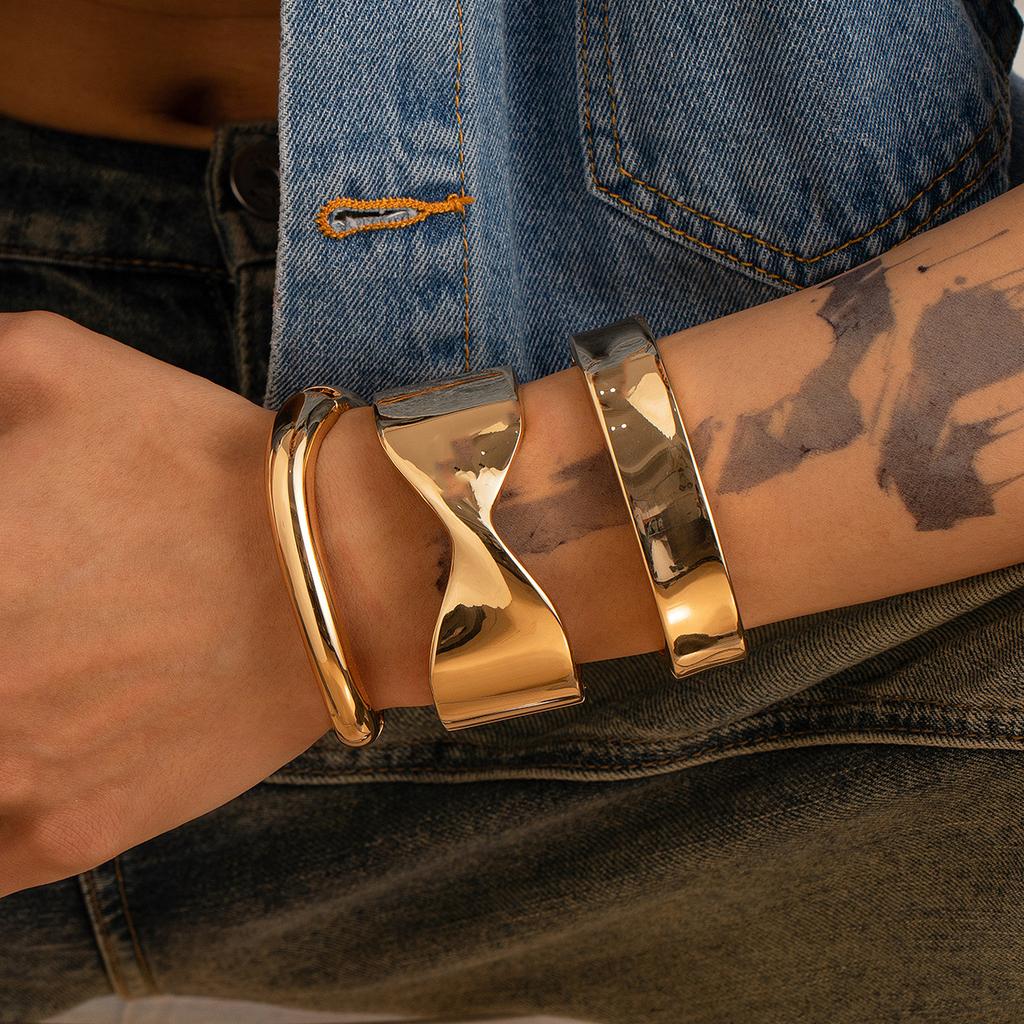 Metal Bracelet for Men Hip Hop Fashion Personality Smooth Spring Open Bracelet Irregular Men's Jewelry
