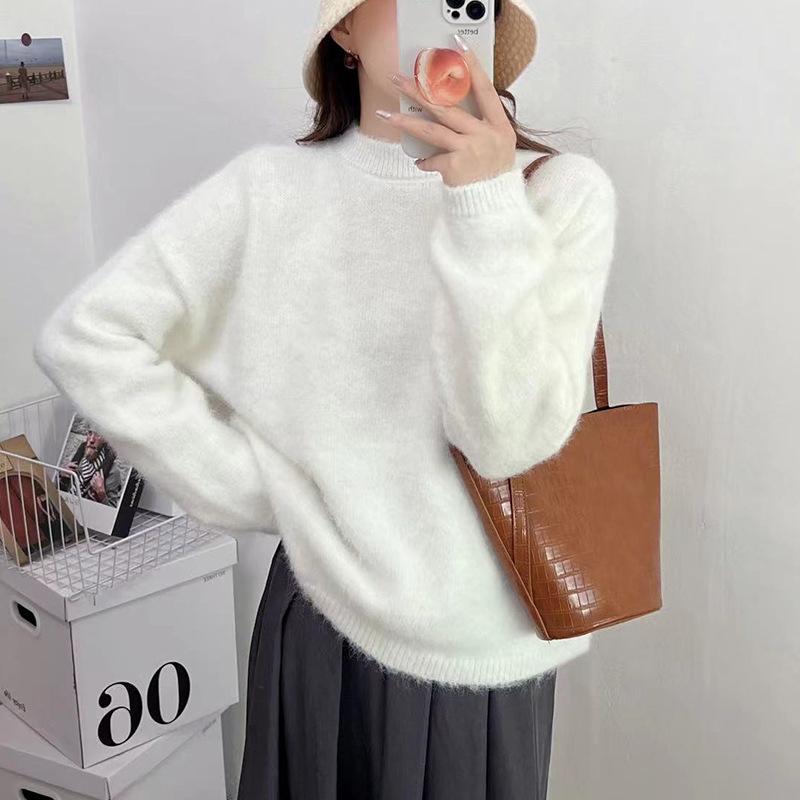Women's Solid Color Round Neck Knit Sweater - Autumn/Winter 2026 Collection