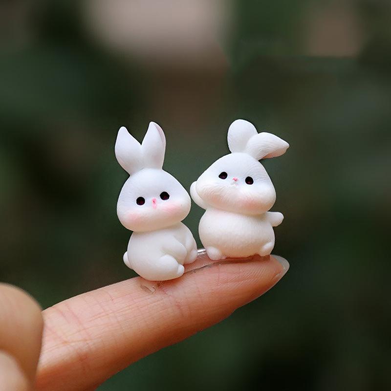 Figurine Miniature Cute Rabbit Micro Landscape Resin Ornaments For Home Decoration Kawaii Animal Bunny Room Desk Decor Gift