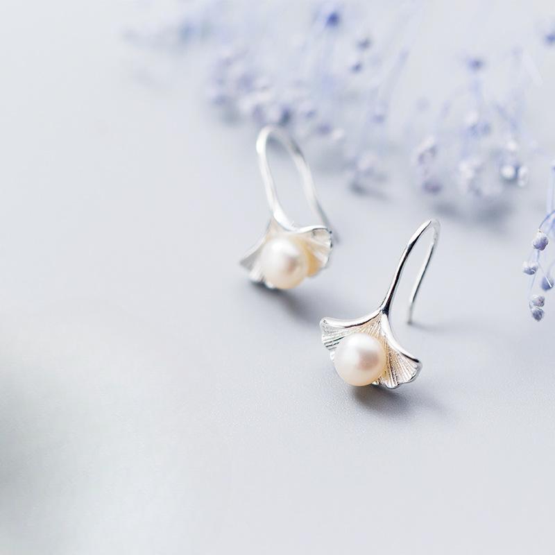 

1 шт. Серьги в форме листа женские корейские версии маленькие свежие гинкго билоба жемчуг милые короткие