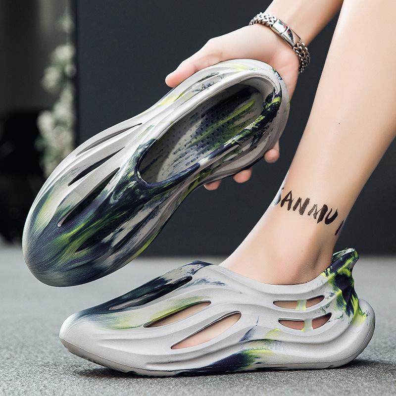 Summer Foreign Trade Breathable Camouflage Coconut Hole Shoes Men's Beach Shoes Wear Bag Head Cover Feet Cool Slippers Tide