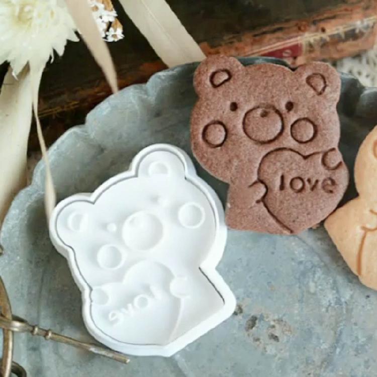 Plastic Cookie Moulds Biscuit Moulds Bear Shape Perfect Gifts for Valentine Day