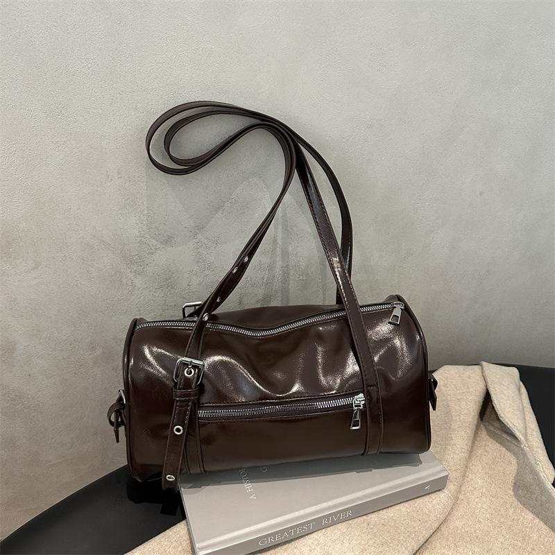 A Large-capacity Boston Large Bag with A High-end Feel and A Niche Commuter Underarm Pillow Bag